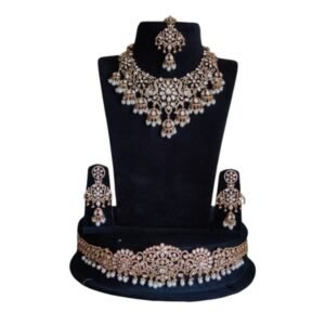 Beautiful White Victorian Designer Jewellery Set For Rent